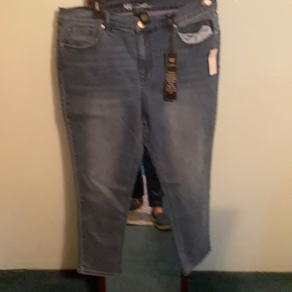 White washed slightly. 16 petites. Brand new. Tags still on.